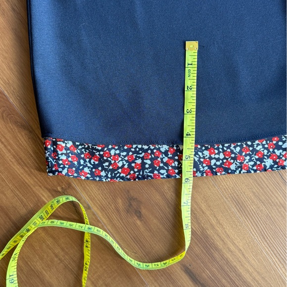 Tahari ASL Navy and Red Floral Side Neck Bow Shift Dress 2 - Picture 13 of 16